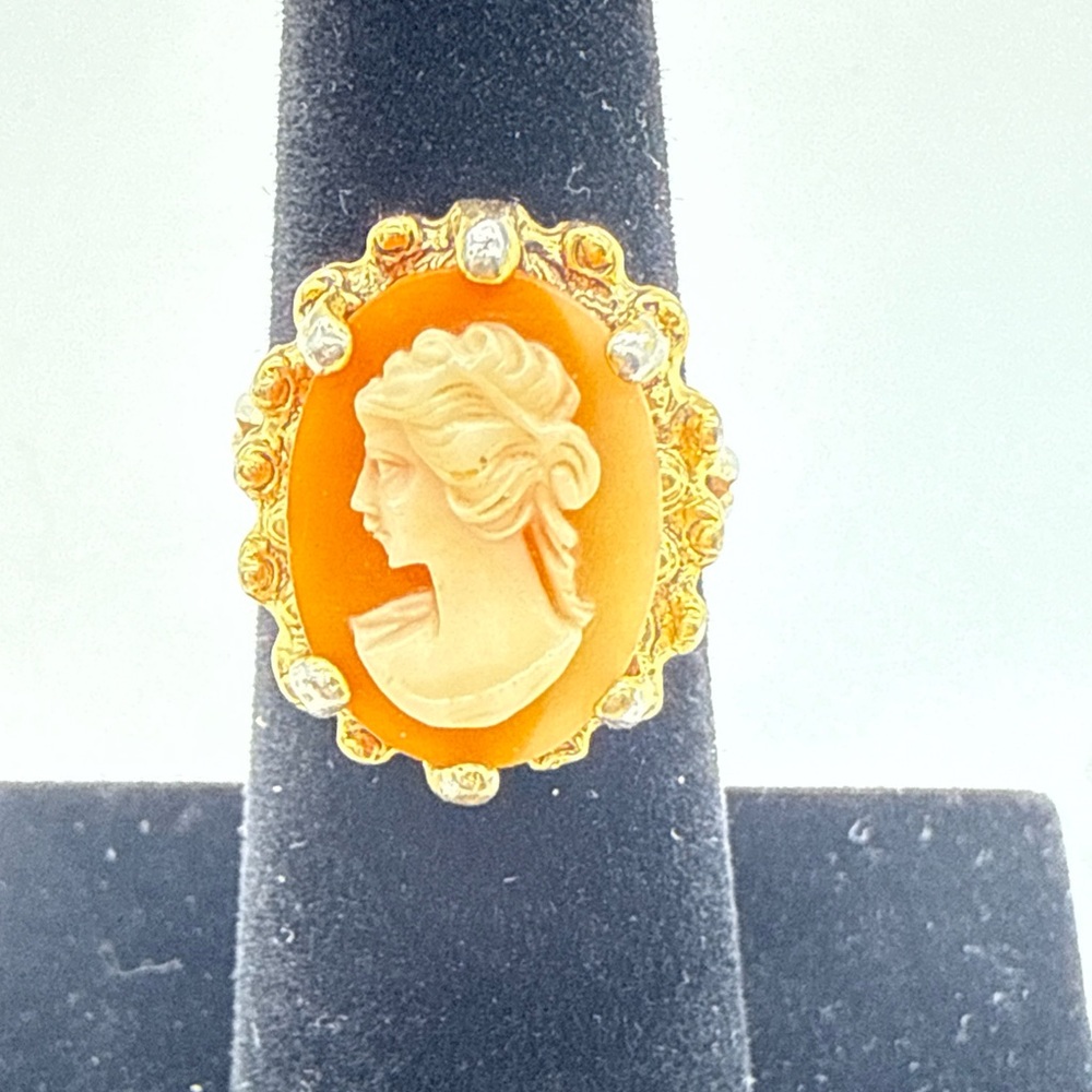 Beautiful Vintage 18KT HGE Cameo Ring Sz 5 Gold‎ Electroplate Classic Portrait